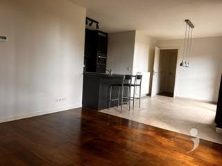 Ontdek dit schitterend gelegen appartement op de tweede verdieping, met een uniek uitzicht op het Wildemanspark.Dankzij de centrale ligging in Herent...