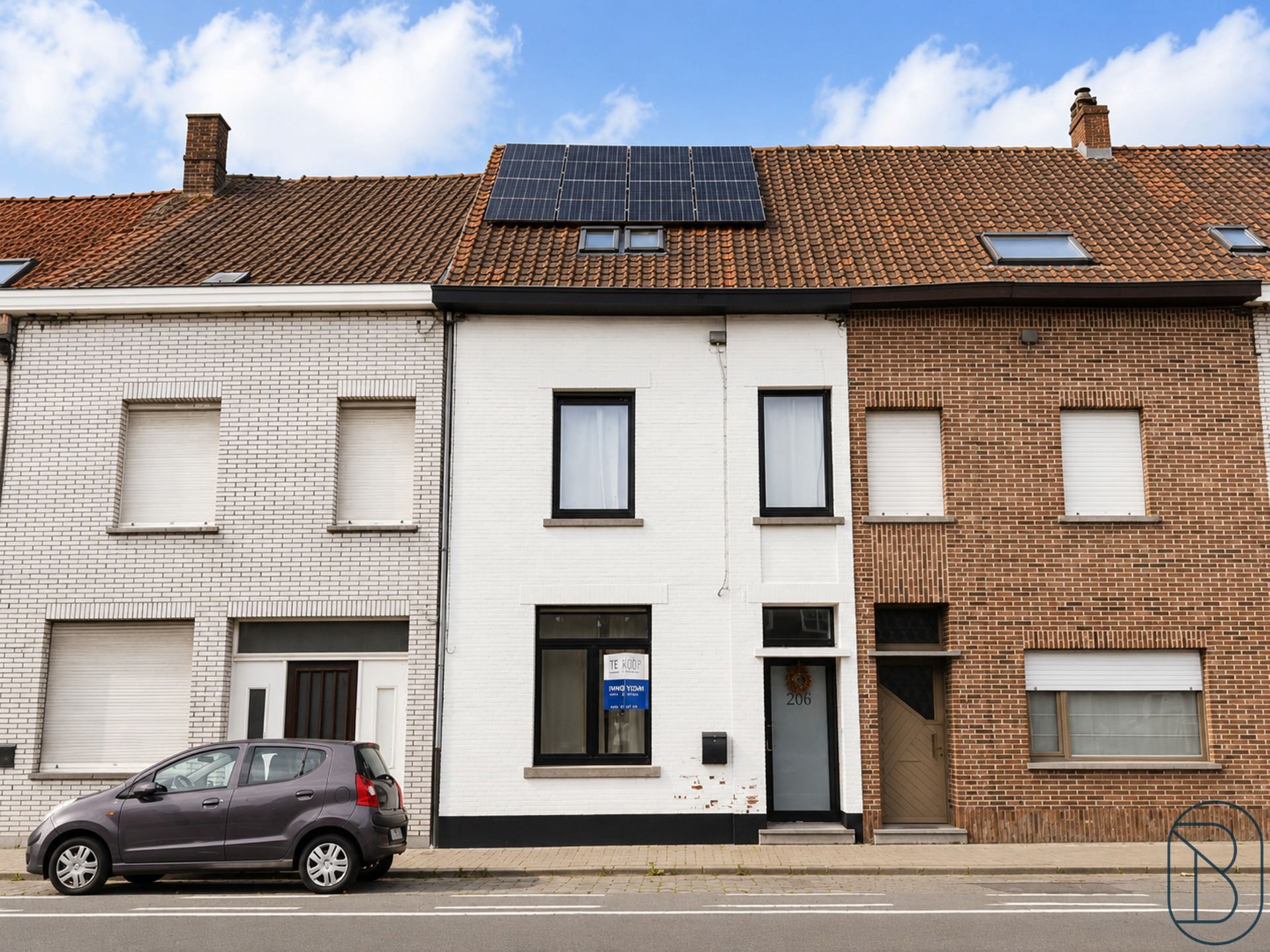 Volledig gerenoveerde woning met 3slpk, tuin en uitweg! - foto 1