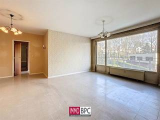 BEZOEKEN GESTOPT Compromis in opmaak - Ontdek dit charmante appartement van 72m², gelegen in een rustige, groene wijk van Ukkel. De ruime...