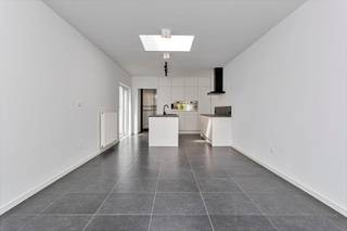 Indrukwekkend, instapklaar duplex-appartement met o.a. een bewoonbare oppervlakte van 146,60 m², 4 slaapkamers, 2 badkamers en een aangename...