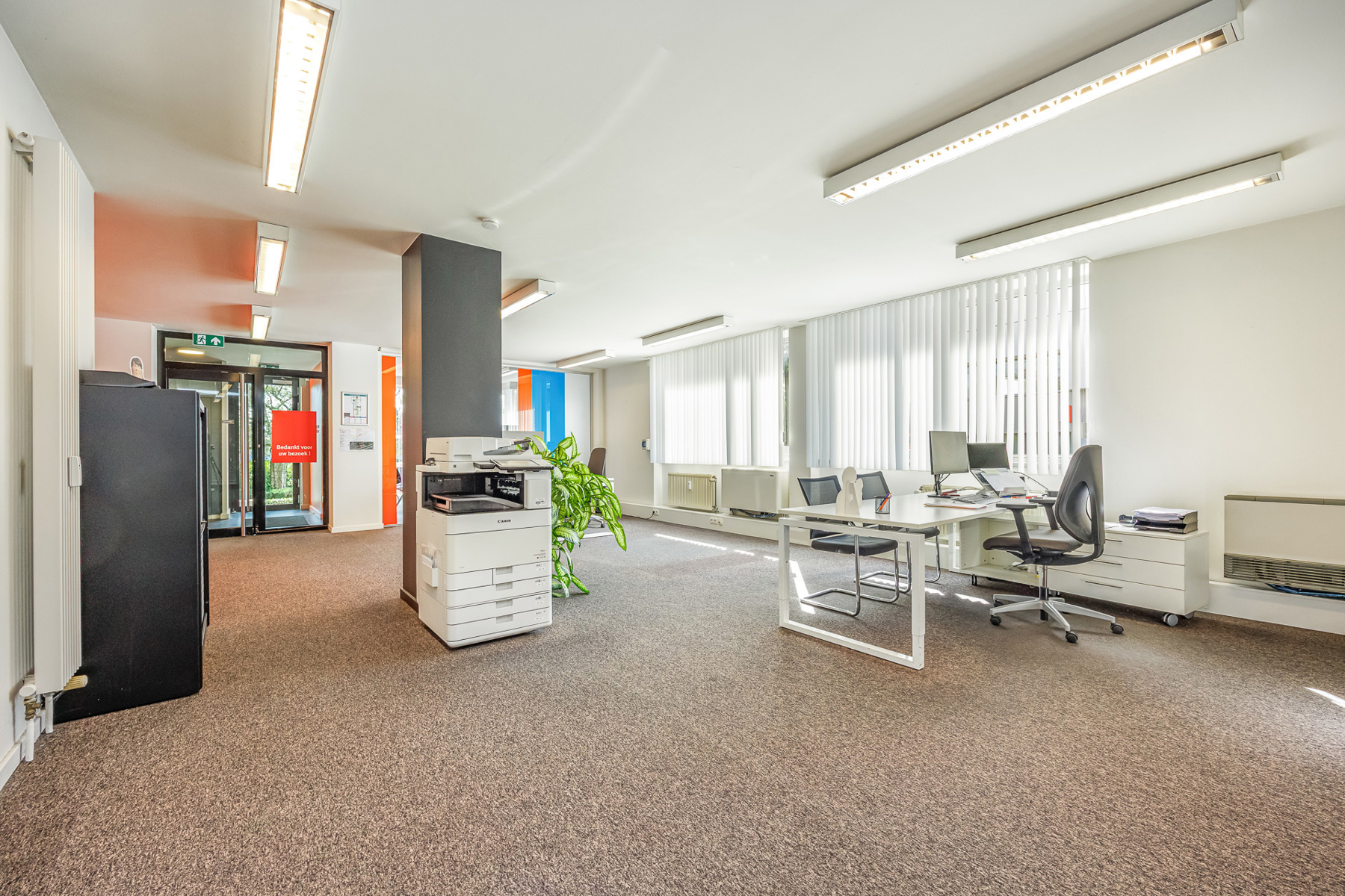 Ruim handelspand/investeringspand (ca194m²) met 3 autostaanplaatsen, gelegen langs de ring van Turnhout. - foto 5