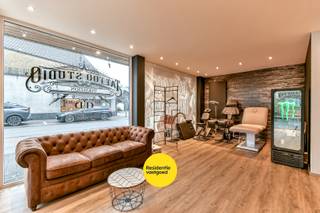 Dit instapklare handelspand van 66 m², in gebruik genomen in 2015, combineert een praktische indeling met veel lichtinval dankzij de raampartijen...