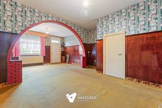 <p><span>Te renoveren rijwoning met 4 slaapkamers gelegen op een perceel van +/- 3a73ca te Beverlo.</span></p><p><span> </span></p><p><span>Belangrijkste troeven: </span></p><p><span>- Centrale ligging</span></p><p><span>- Te renoveren</span></p><p><span>- 4 slaapkamers in totaal</span></p><p><span>- Rolluiken</span></p><p><span>- Vrijstaande garage of opslagruimte</span></p><p><span> </span></p><p><span>Bekijk zeker ook de foto's en de grondplannen met de afmetingen. Zo krijgt u van thuis uit al een perfect beeld van wat deze woning te bieden heeft!</span></p><p><span> </span></p><p><span>Wenst u meer info of een vrijblijvende bezichtiging, contacteer dan ons kantoor op het nummer 011 85 15 15 en wij helpen u graag verder. </span></p>