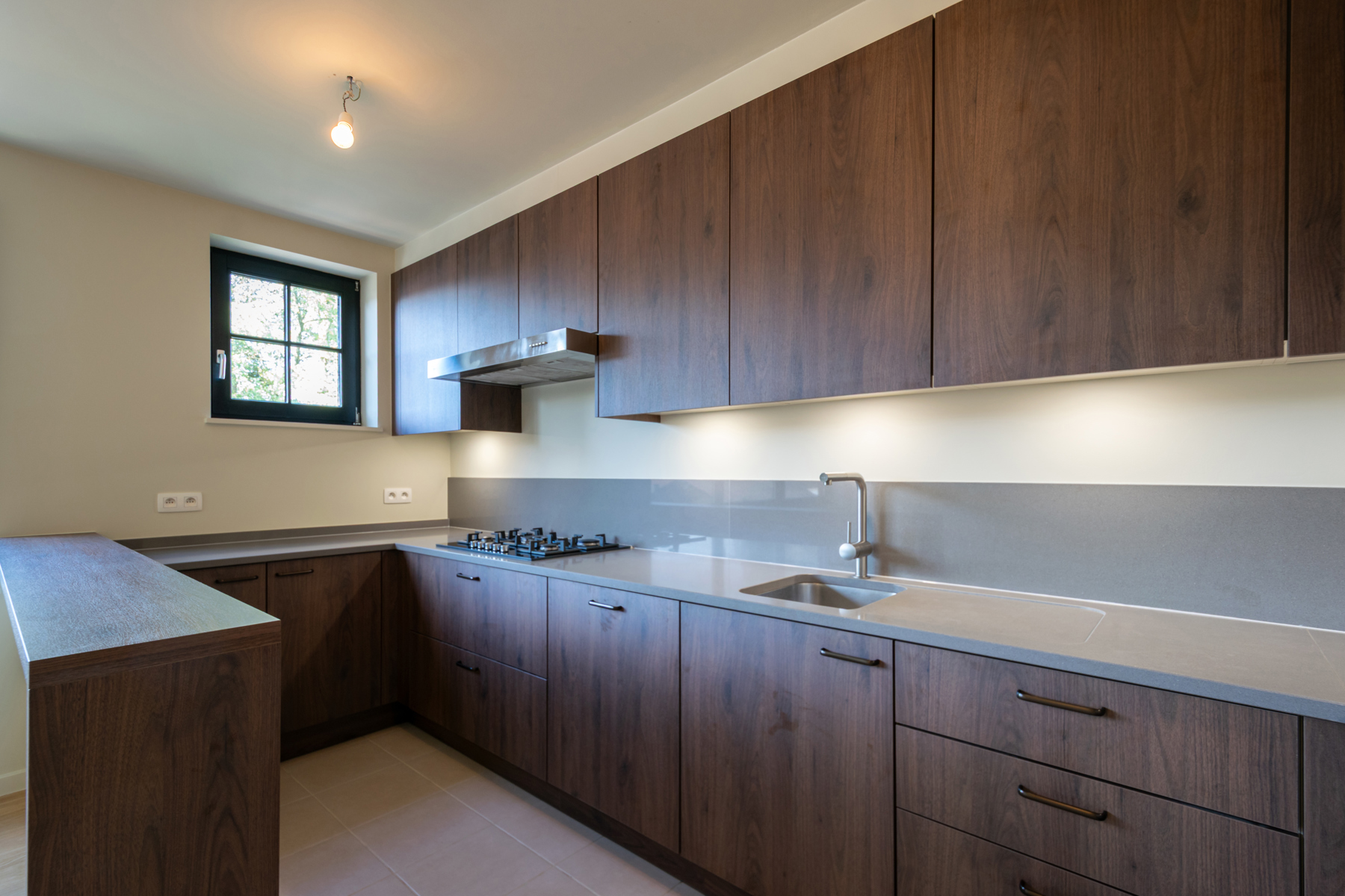 VOLLEDIG GERENOVEERD APPARTEMENT MET LIFT - foto 4
