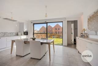 INSTAPKLARE, ENERGIEZUINIGE WONING MET DRIE SLAAPKAMERS IN WILDERENOp zoek naar een stijlvolle en energiezuinige woning te koop in Wilderen waar...