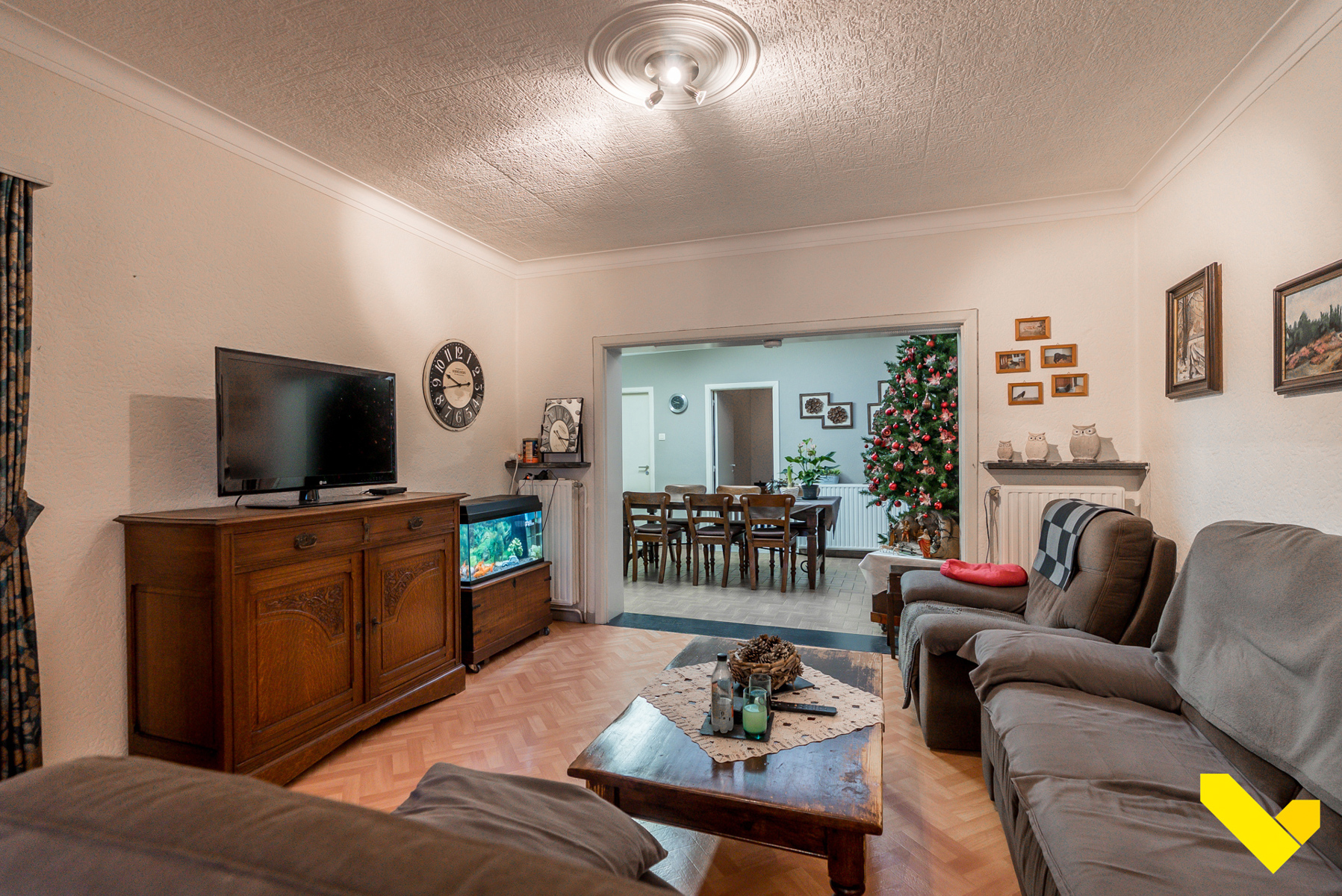 Karaktervolle halfopen bebouwing met ruim magazijn! - foto 3