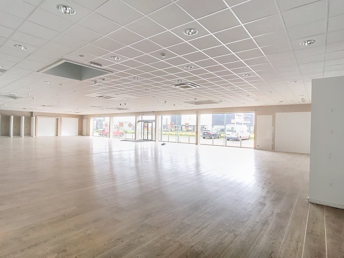 Ruime baanwinkel te koop in Pannestraat in Veurne - foto 5