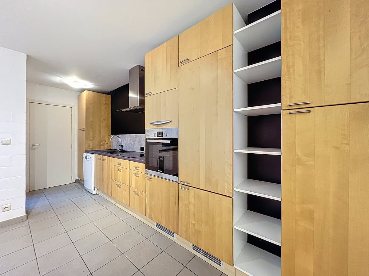 Spacious 4 bedroom house for rent in Ghent - photo 4