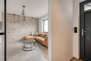 Te koop: Knappe instapklare halfopen woning in ElewijtDeze halfopen bebouwing werd volledig gerenoveerd en afgewerkt met kwalitatieve materialen en...
