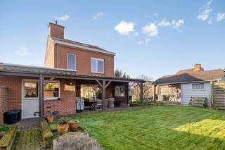 Welkom in deze verzorgde gezinswoning gelegen in de Vinkenstraat in Ardooie, in een rustige en aangename woonwijk. De woning geniet van een...