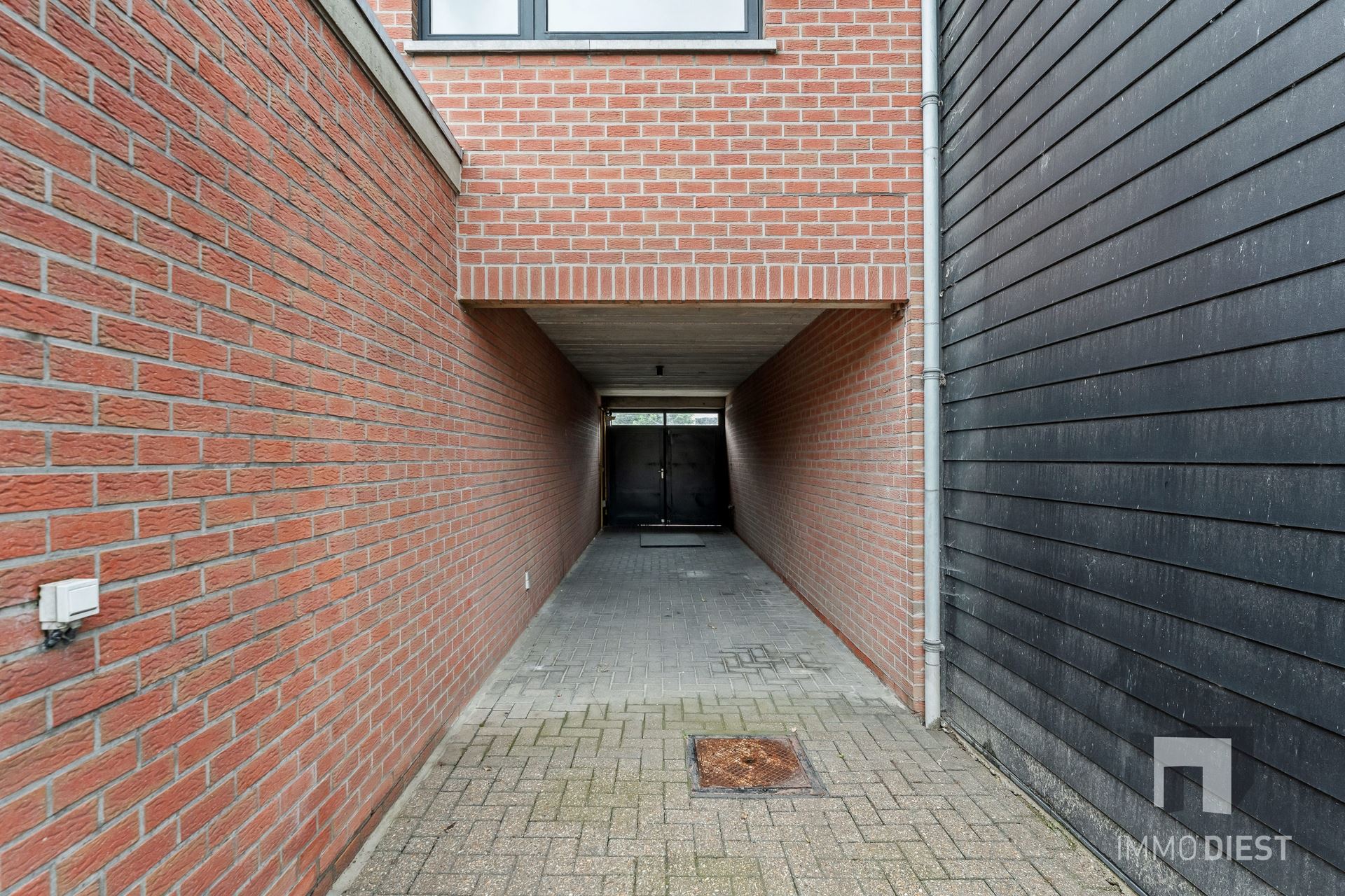 Ruime stadswoning met 4 slaapkamers in centrum Halen - foto 3