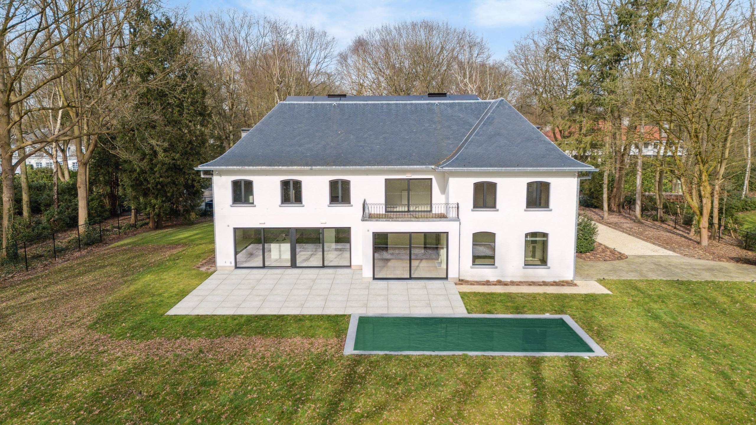 Luxury villa on approximately 3,628m² with swimming pool - photo 4