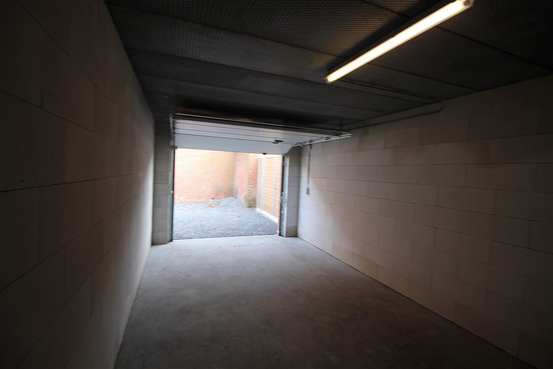 Ruime garage nr. 5 - gelegen in het centrum - foto 3