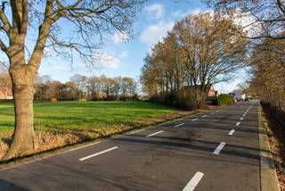 Volledig gerenoveerde villa (5/6 slpk – 2 badk) met ruime garage op een unieke locatie, omgeven door een prachtig wijds landelijk verzicht...