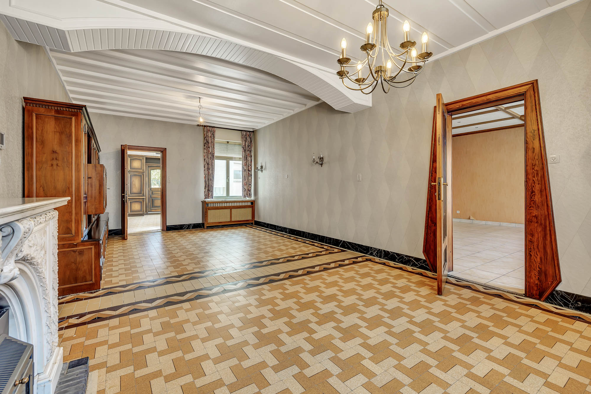 Te renoveren ruime handelswoning - foto 2