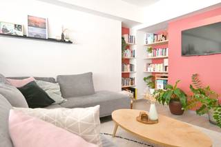 Ontdek dit instapklare appartement met 2 slaapkamers op een toplocatie in de geliefde Bagattenstraat middenin in het levendige hart van Gent...