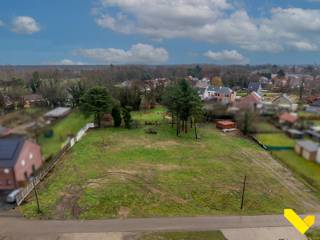 Rustig gelegen bouwgrond voor open bebouwing in MeerhoutIn de Korenbloemstraat te Meerhout bieden wij deze mooie bouwgrond voor open bebouwing aan,...