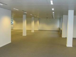 Bureaux rénovés près du Ring de Bruxelles. Façades, réception et entièrement renové. Dans un endroit calme et vert. A saisir! <br />• Bureaux FLEX diponibles<br />• Des places de parking sont disponibles (IN: 900 €/place/an &amp; OUT: 600€/place/an)<br />• Surface min.: 194 m²