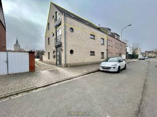 In de Oudenaardse deelgemeente Ename bevindt zich deze kleinschalige residentie, waar er een HUISELIJKE SFEER heerst. Topper voor wie houdt van...