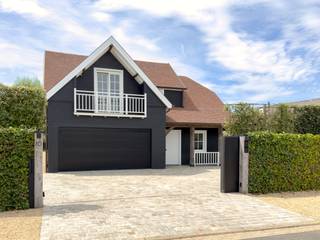 Prachtige en erg GEZELLIGE villa, met een magnifiek overdekt terras, polyvalent bijhuis en zonnige tuin,  luxueus afgewerkt en zeer goed onderhouden, gelegen in het mooie Ramskapelle op fietsafstand van het centrum van Knokke-Heist.<br />Deze alleenstaande villa werd volledig gerenoveerd in 2020 beschikt over hedendaags comfort in een sfeervolle omgeving.<br /><br />Indeling:<br />Op het gelijkvloers: riante lichtrijke inkomhal met gastentoilet en vestiaire ruimte, ruime woonkamer, cosy ingericht met gashaard uitgevend in de prachtige strakke leefkeuken voorzien van alle nodige ingebouwde Miele toestellen en kasten met veel opbergruimte en 2 eilanden om aan te eten. Verdere is er nog een aparte eetplaats uitgevend op het fenomenale overdekt terras met ingebouwde barbecue. Verder is er een ruime garage met ingemaakte kasten, wasplaats en veel opbergruimte. <br /><br />Op de verdieping bevindt zich de  master bedroom met grote dressing en een aanpalende luxueuze badkamer met inloopdouche, ligbad, dubbele lavabo en toilet. Verder zijn er nog 2 slaapkamers waarvan 1 met mezzanine en een gemeenschappelijke badkamer met inloopdouche, lavabo en toilet.<br /><br />Deze prachtige villa is voorzien van domotica, alarm, automatische bewateringssysteem, robotmaaier en tuinverlichting. Bovendien is er een praktisch bijgebouw, dat momenteel dienst doet als bar, volledig afgewerkt in eik en is de villa voorzien van verschillende parkeerplaatsen achter de automatische poort. Prachtig aanbod!<br /> 