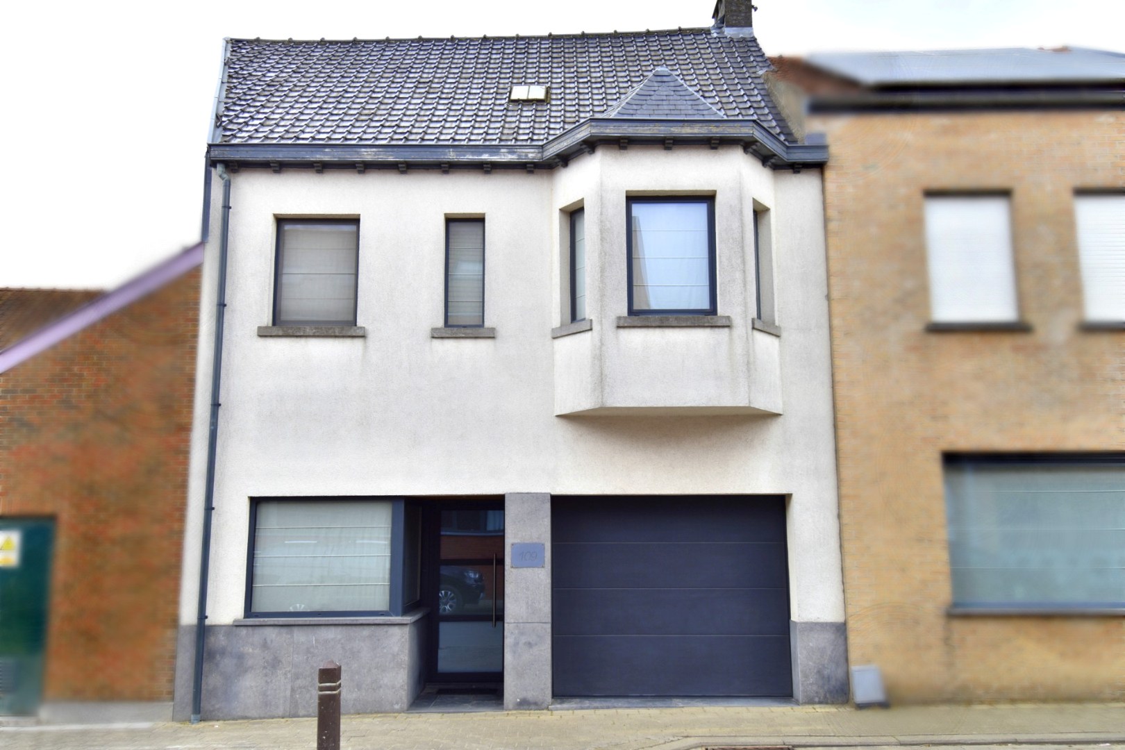 Instapklaar pareltje met 3 slaapkamers, praktijkruimte en toffe tuin te koop centrum-Bellegem - foto 1