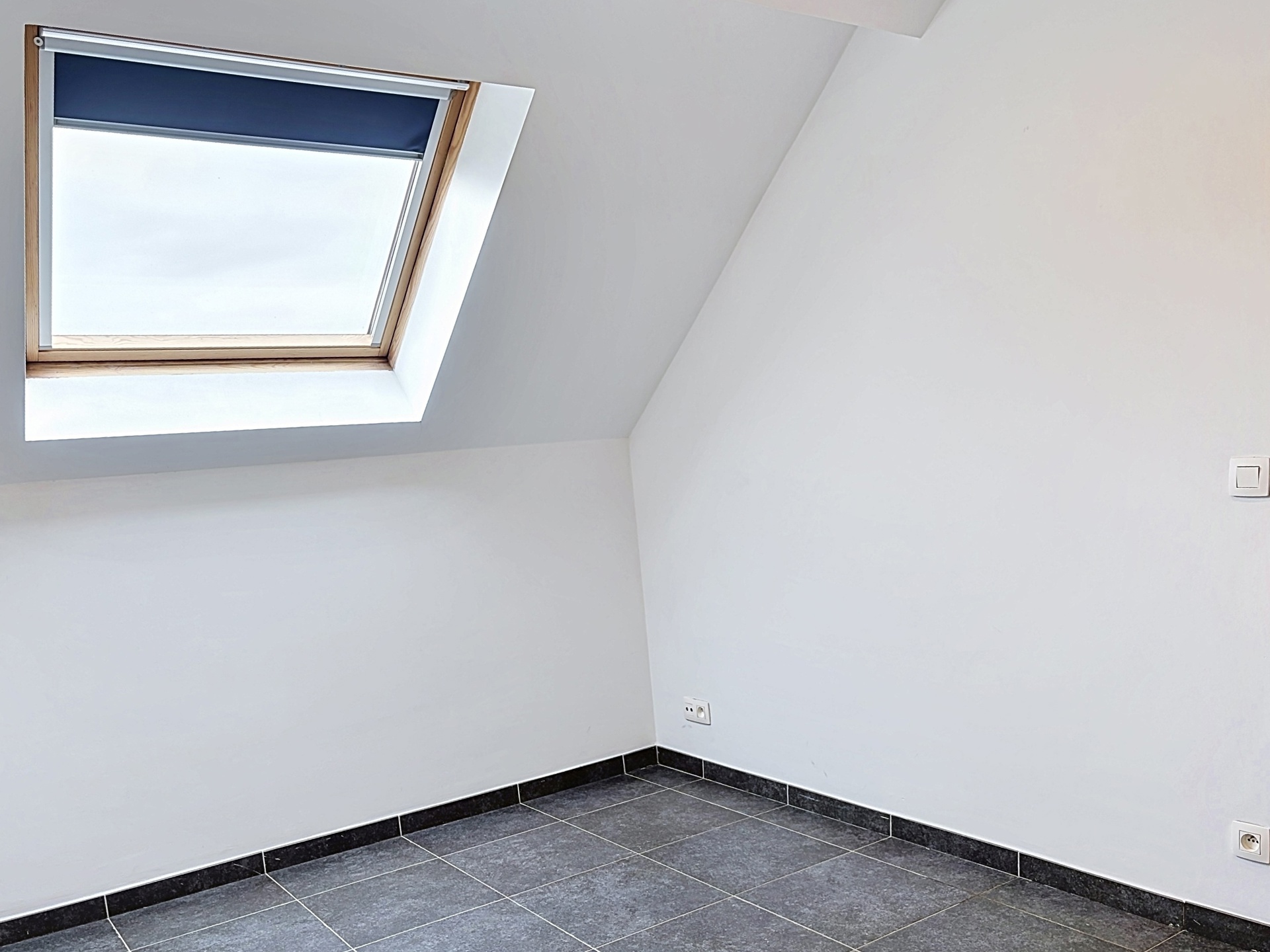 Appartement te huur in Charleroi met 1 slaapkamer - foto 5