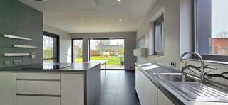 Voor een afspraak bel Kim 0473 72 33 62.Op te frissen energiezuinige woning OB ( EPC label A ) aan de rand van het centrum van Lummen met zijn...