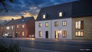 Ruime woning met 3 tot 4 slaapkamers , tuinberging en autostaanplaats. <br /><br />Indeling : Inkomhal , apart toilet , keuken , woonkamer , berging .<br />Verdiep : 3 ruime slaapkamers , badkamer , apart toilet , wasplaats . <br />Verdieping 2 : zolder of 4de slaapkamer. <br /><br />Woning voorzien van vloerverwarming met warmtepomp , ventilatiesysteem , zonnepanelen , regenwaterrecuperatie . <br /><br />Plannen en lastenboek te downloaden op onze website.<br /><br />Standaard afwerking is mogelijk of nog mee de afwerking kiezen kan zeker ook . <br /><br />Volledige betaling pas bij de akte .