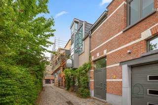 Parel van een triplex (2-3 slaapkamers) in hartje Mechelen!Op zoek naar ruimte, licht én een topligging? Dan is dit unieke triplex-appartement in een...