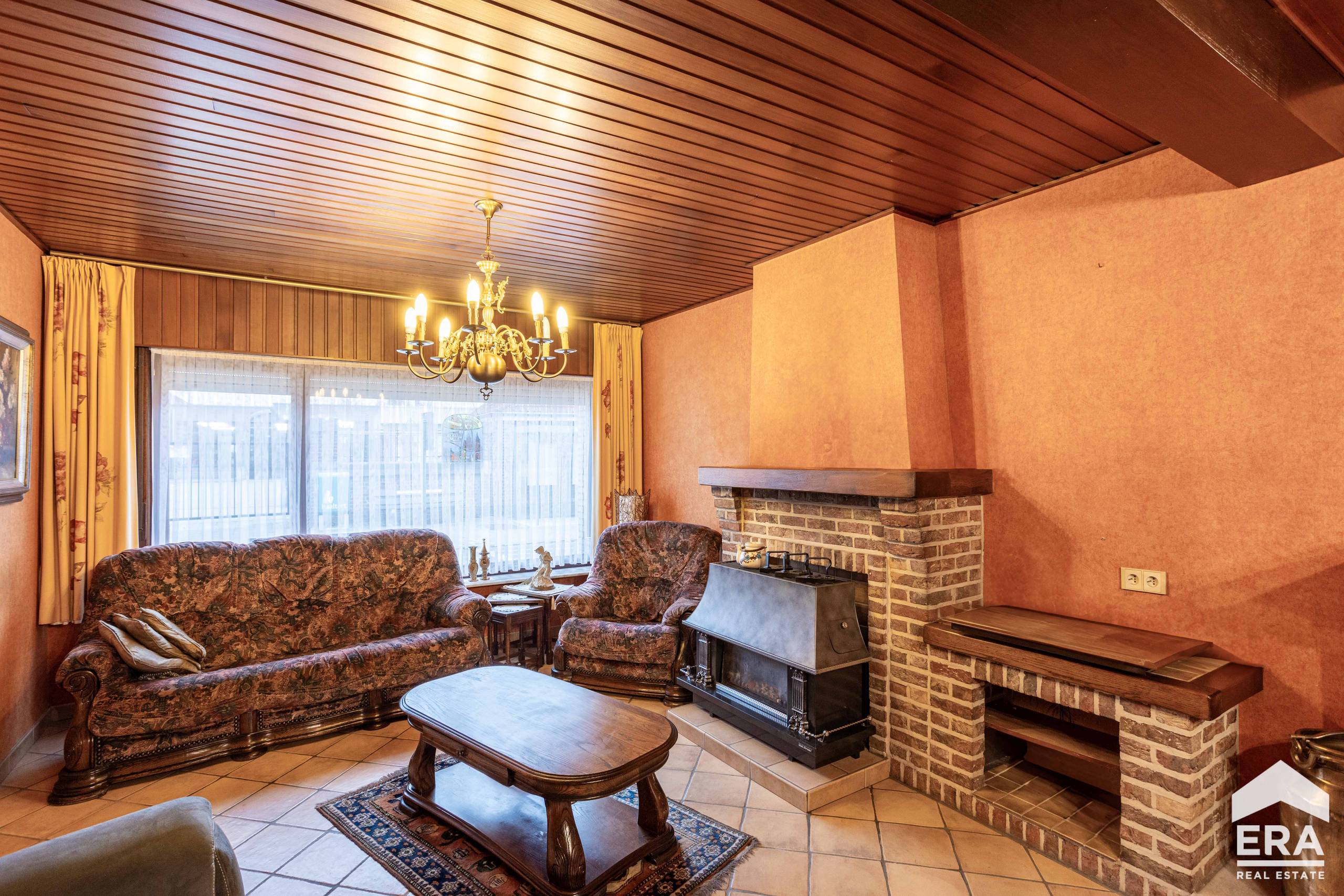 Ruime gezinswoning met polyvalente commerciële ruimte - foto 5