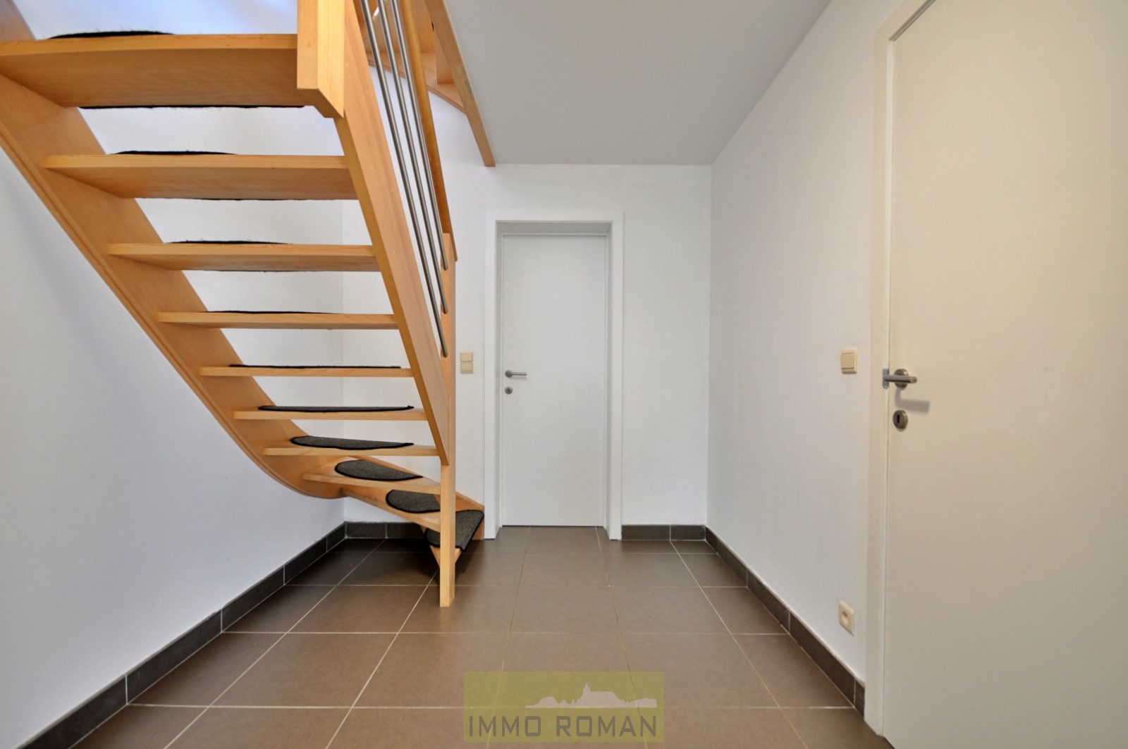 Recente woning met 3 slaapkamers en tuin te Tiegem! - foto 3