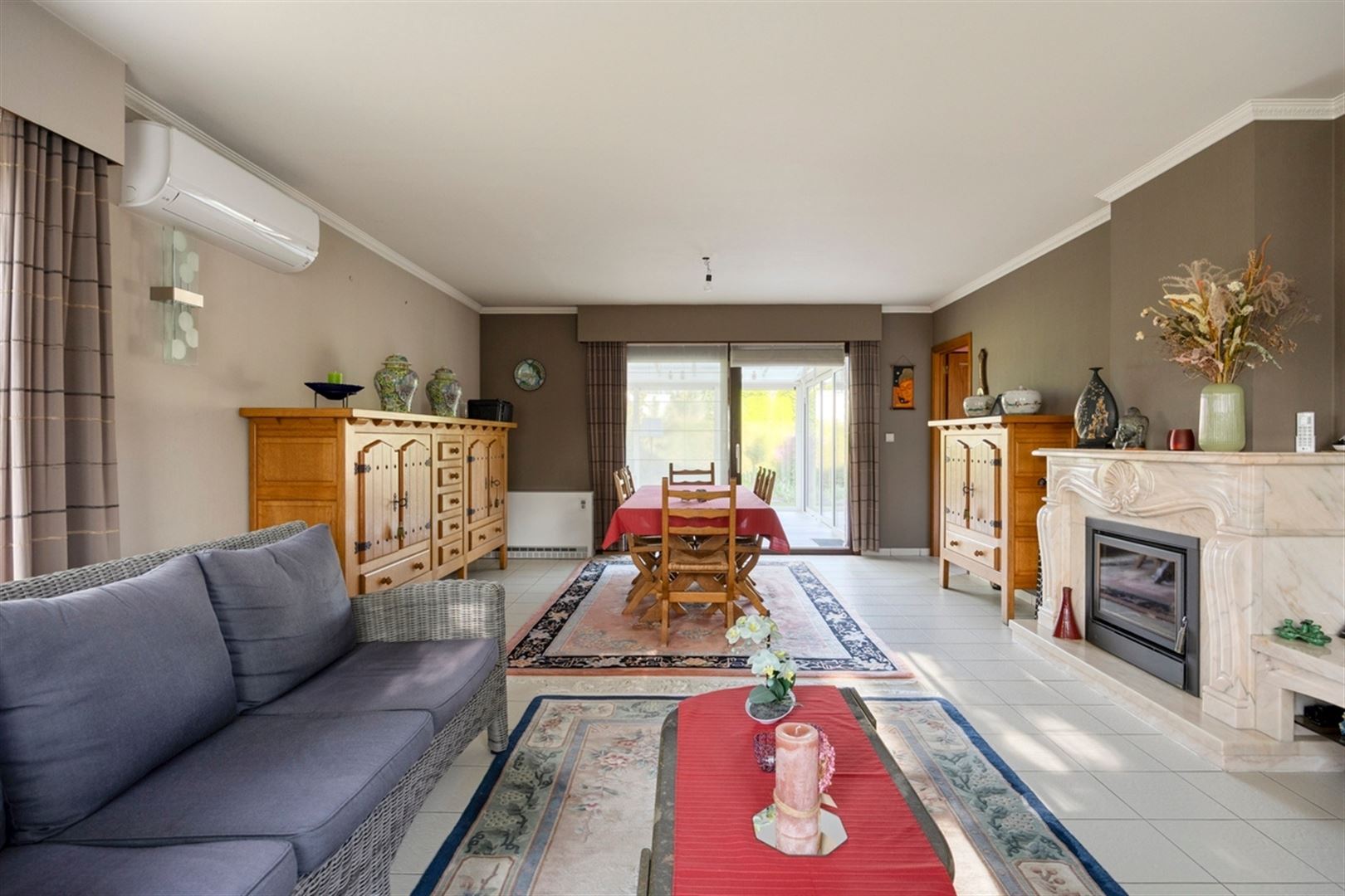 Rustig gelegen, goed onderhouden villa met 4 slaapkamers op 761 m². - foto 3