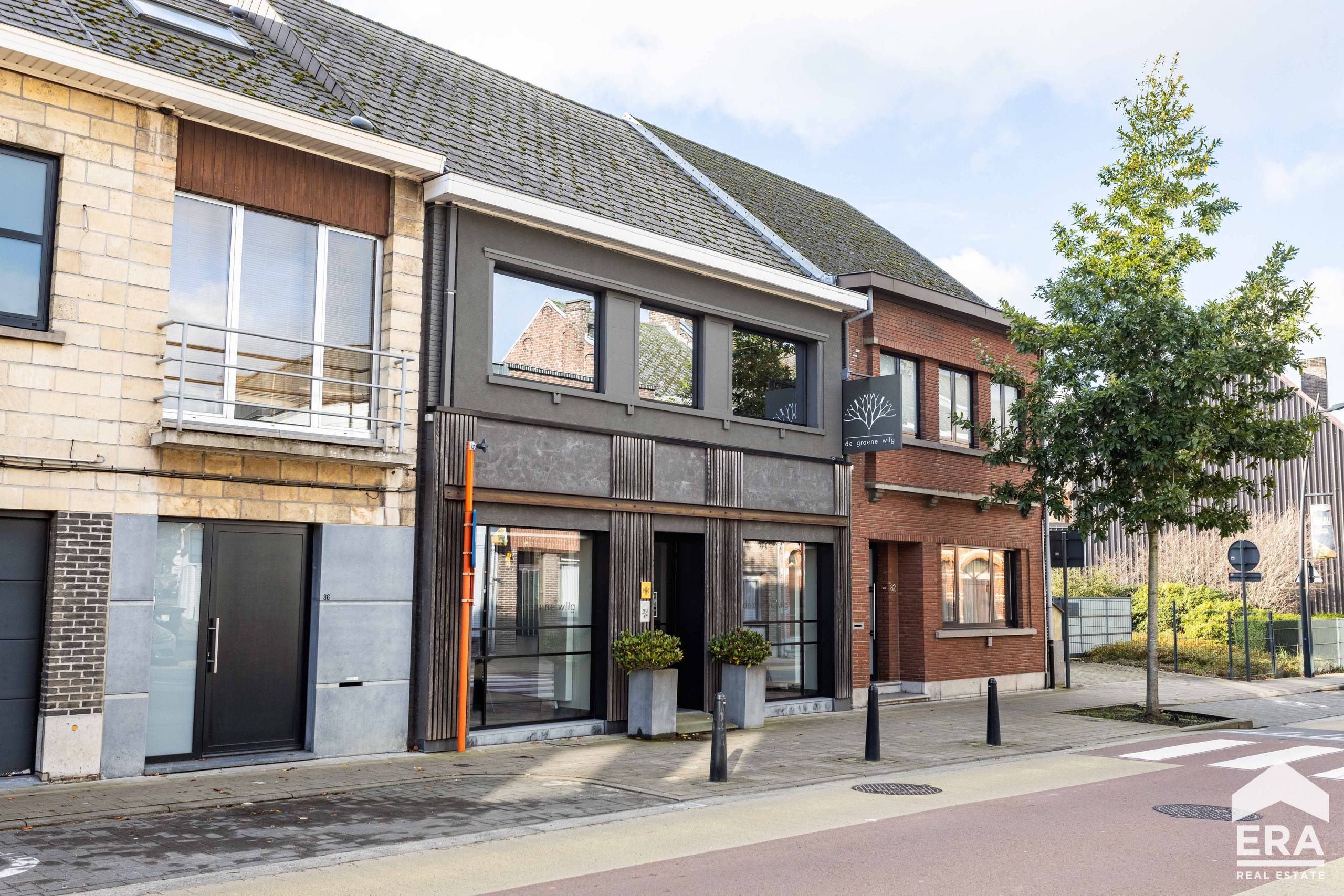 Veelzijdig en gerenoveerd handelspand/restaurant in Aalst - foto 2