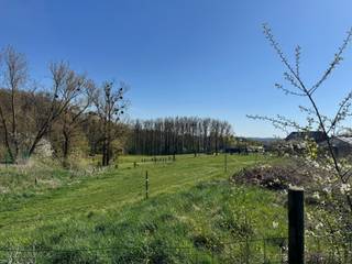 Deze nieuw te bouwen woning is uiterst rustig gelegen !Met een ideale zuidoriëntatie profiteer je hier van volop zonlicht gedurende de dag.Er dient...
