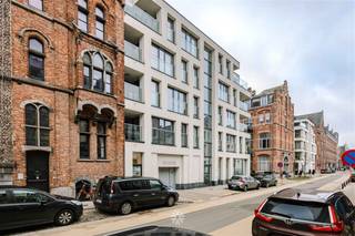GENT -  Oude Houtlei: Op zoek naar een appartement met terras te huur in centrum Gent? Dan is dit pand mogelijk iets voor u. De belangrijkste troeven...