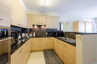 <p><span>Top appartement op een rustige locatie!</span></p><p><span>Dit appartement is gelegen in een residentiële buurt in Destelbergen.</span></p><p><span>Het appartement is gelegen op het gelijkvloers en omvat een inkomhal, een woonkamer, ingerichte keuken en badkamer en 2 slaapkamers.</span></p><p><span>Het appartement is verhuurd. Het gebouw is goed onderhouden, en is in goede staat! Er is individuele verwarming op aardgas, en HR-glas aanwezig.</span></p><p><span>Ook interesse in deze unieke kans? Contacteer ons voor meer informatie en om uw bezoek te plannen.</span></p><p><span>Si in aanvraag; EPC 352, uc 2713940; P-score A; G-score A; </span><span>Bestuursmaatregelen in het maatregelenregister: nee.</span></p><p><span> </span></p><p><span> </span></p>