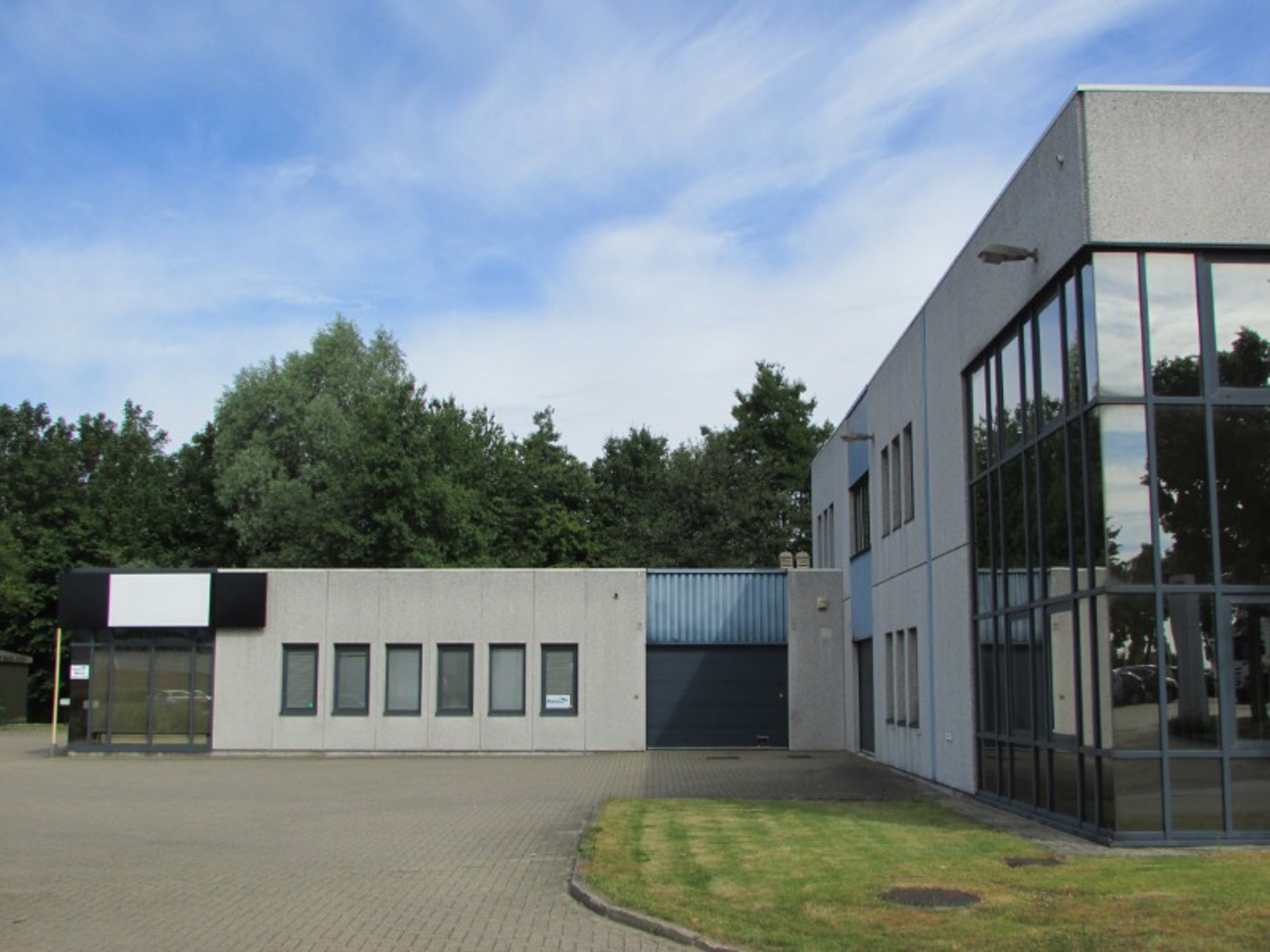 Commercial for rent in Zellik - photo 2