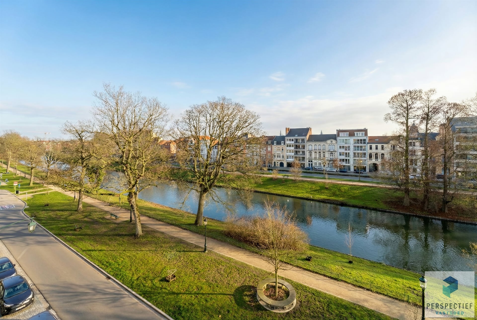 Modern Luxe-Appartement met 3slpk - terras en dubbele autostaanplaats - foto 2