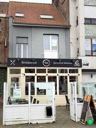Dit horecapand is gelegen op de Kaai van Nieuwpoort Stad en bestaat uit: buitenterras - overdekt terras - de eigenlijke verbruikerszaal - lange bar...