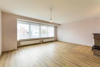 VALIMMAS verhuurt dit verzorgde en direct instapklare appartement (± 76m²) met een balkon achteraan (± 3m²), een ruime kelder (± 5m²) en...