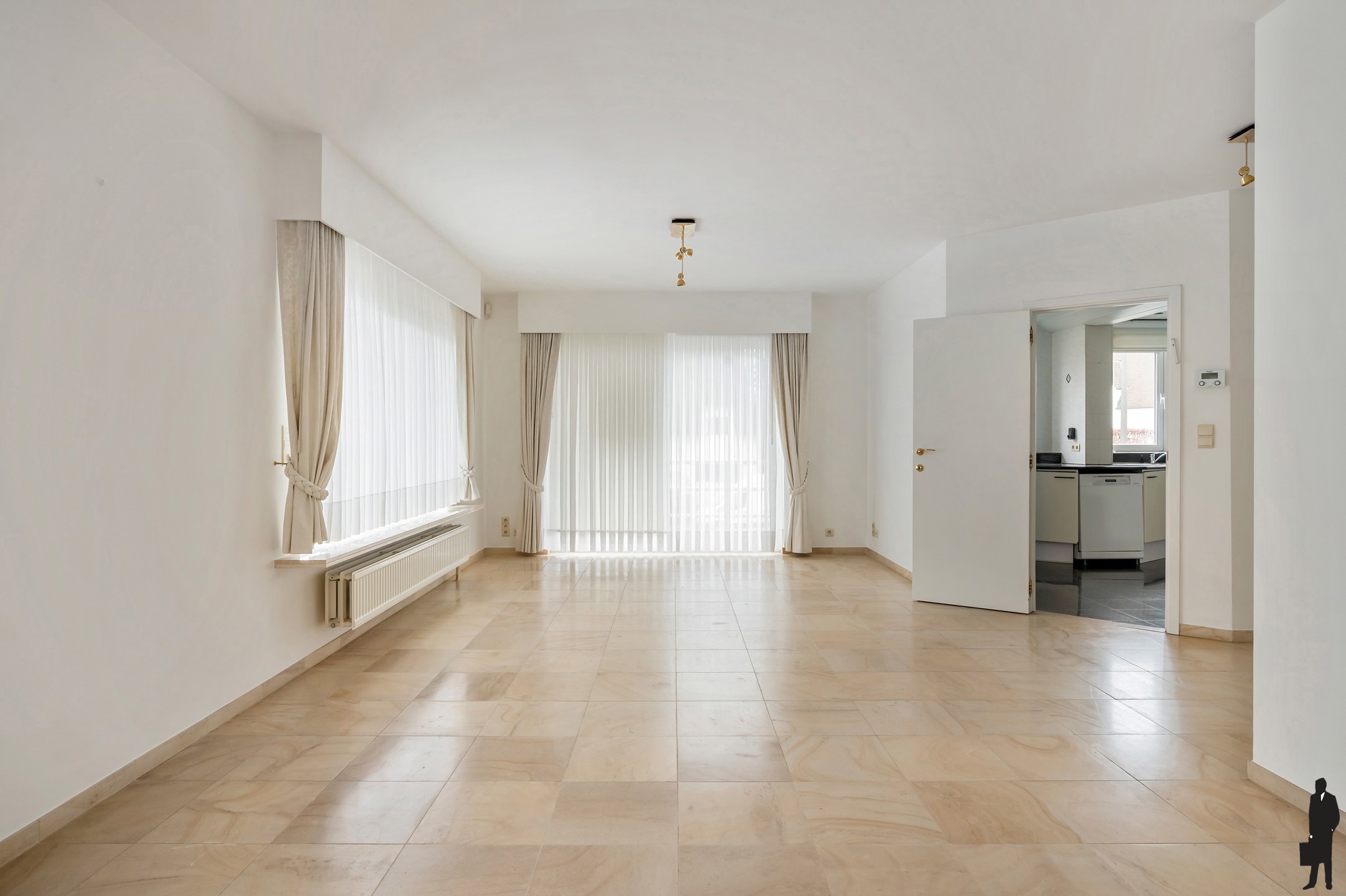 Ruim villa-appartement met 4 slaapkamers &amp; garage - foto 4