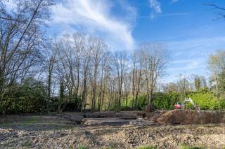 In het idyllische Bellegembos bevindt zich dit indrukwekkende perceel bouwgrond met een royale oppervlakte van ca. 2.287 m². Het betreft een...