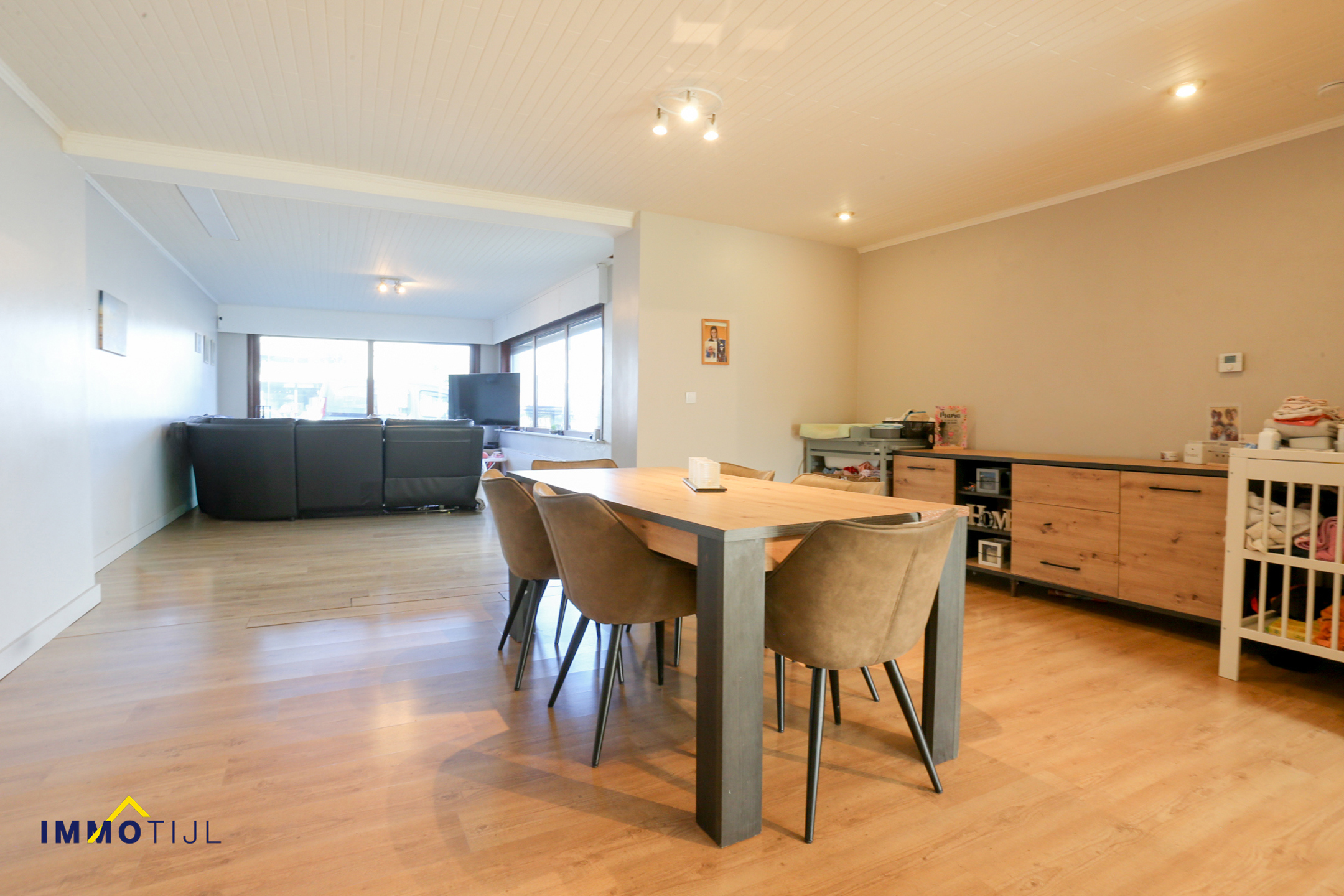 Ruime woning, 4 kamers, met tuin en garage op 7 are! - foto 3