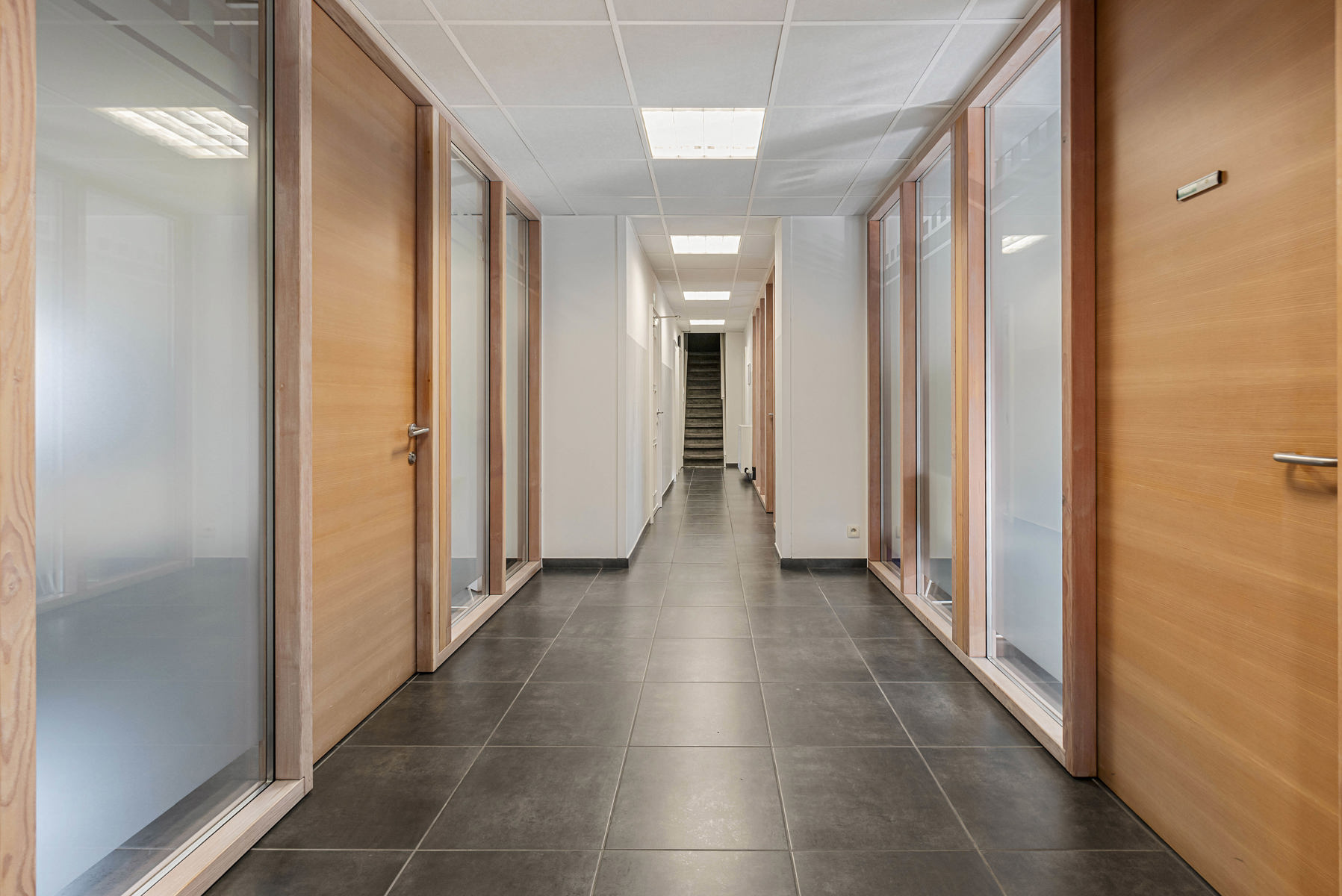 Instapklaar kantoorgebouw met vele mogelijkheden - foto 5