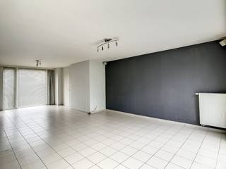 This house is located in a quiet neighborhood in the village center of Beveren-aan-de-IJzer. Very rural but about 20 minutes' drive from...