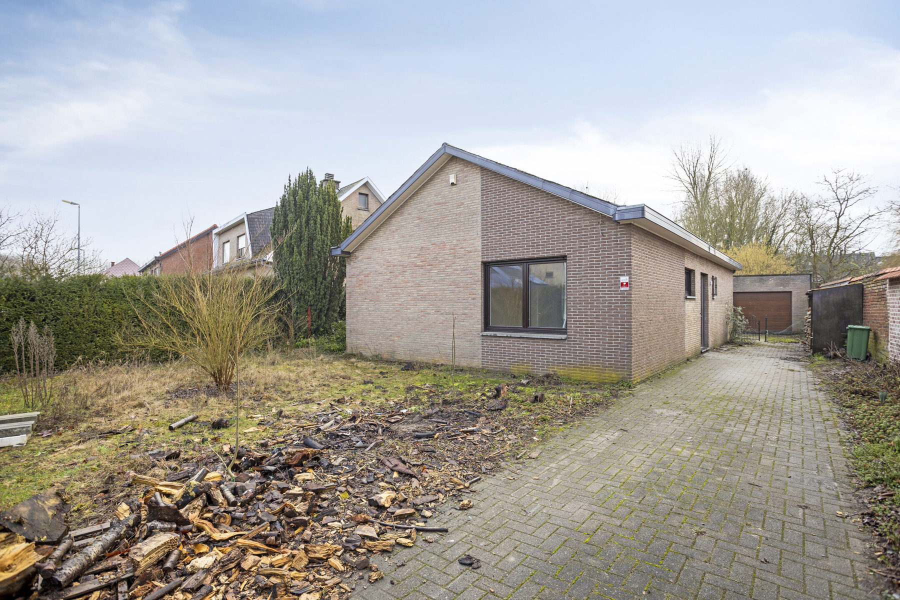 Te renoveren bungalow, 3 slaapkamers en garage op toplocatie - foto 2