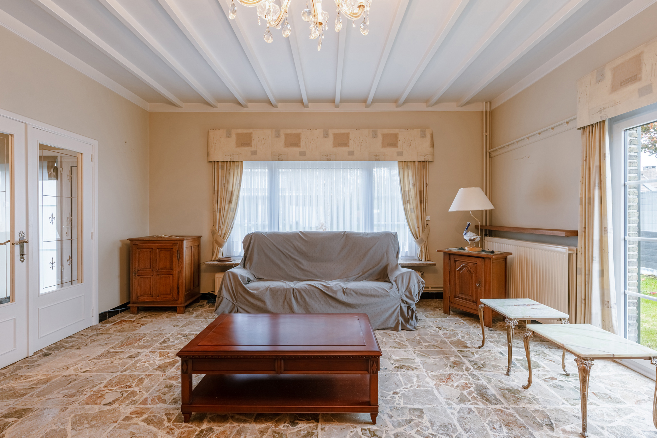 Charmante te renoveren gezinswoning met ruimte en karakter - foto 5