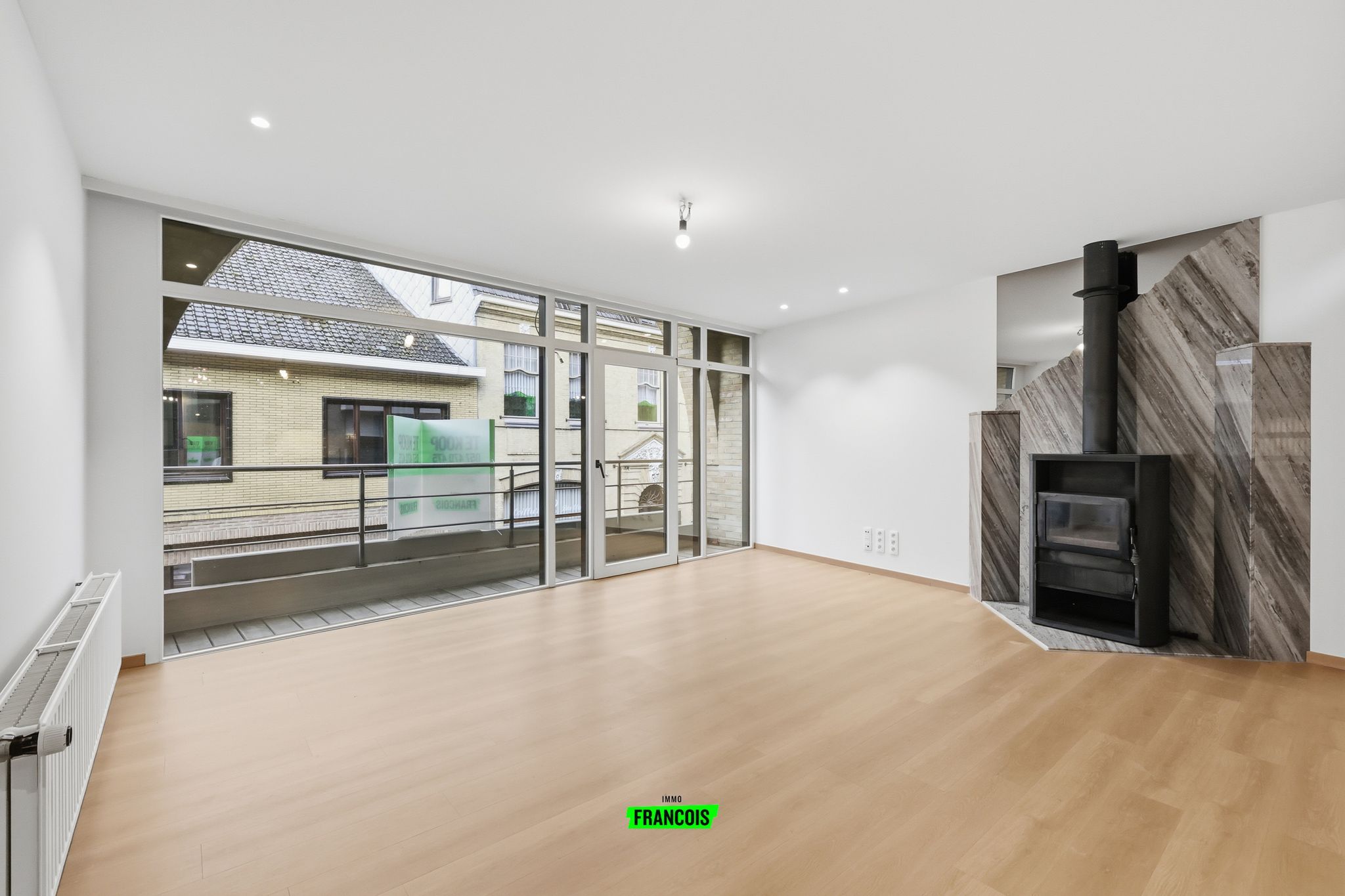 Instapklaar duplex appartement in centrum Poperinge te koop! - foto 2