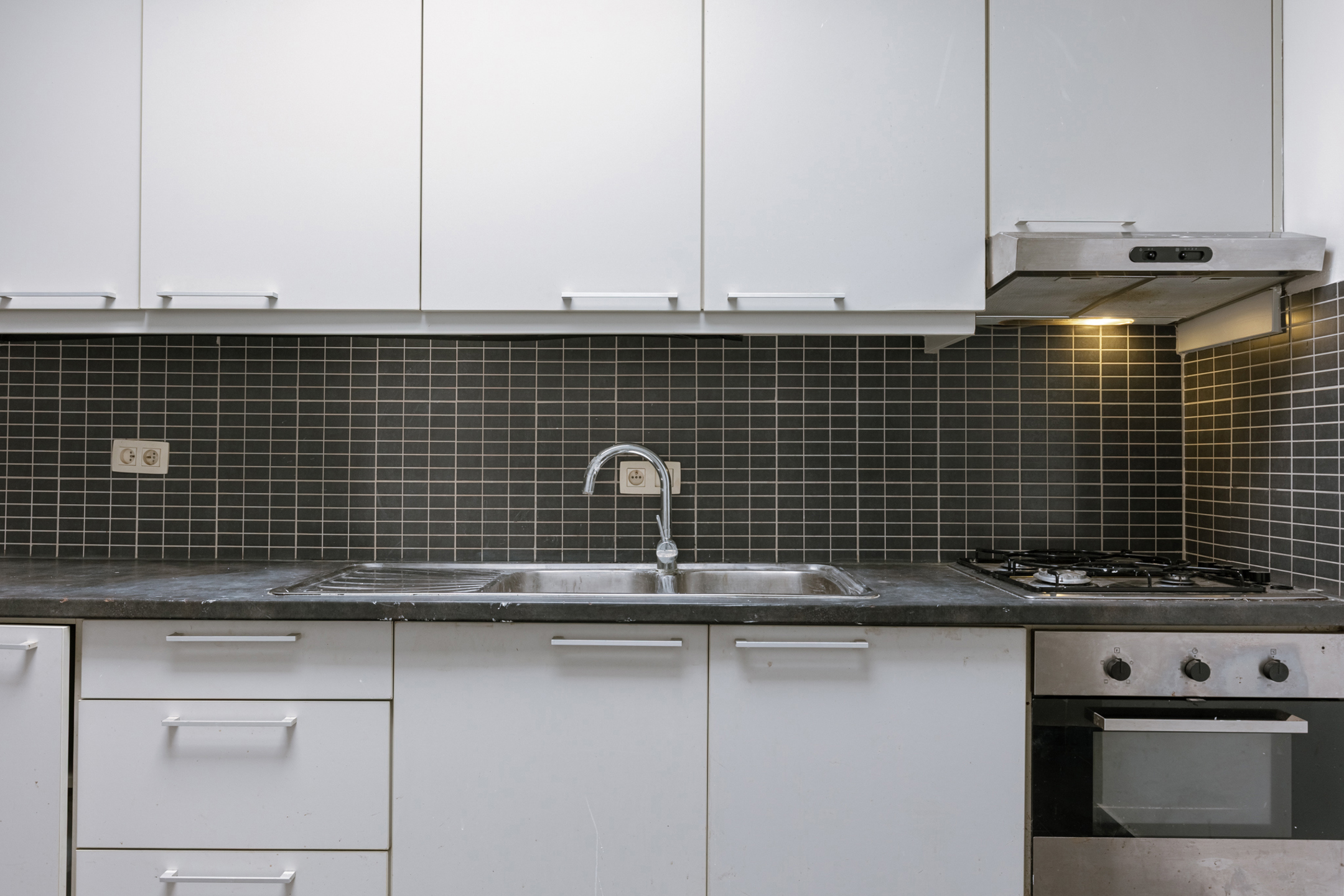 Te renoveren woning met 3 slaapkamers in centrum Eernegem - foto 5