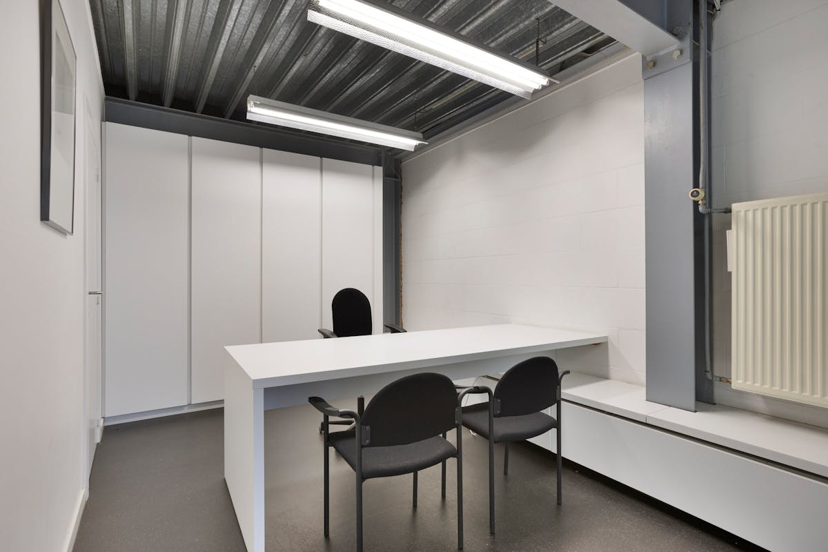 Instapklaar kantoor te koop van ca. 367m² in centrum Torhout - foto 5